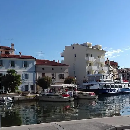 Riva San Vito 2 Апартаменты *